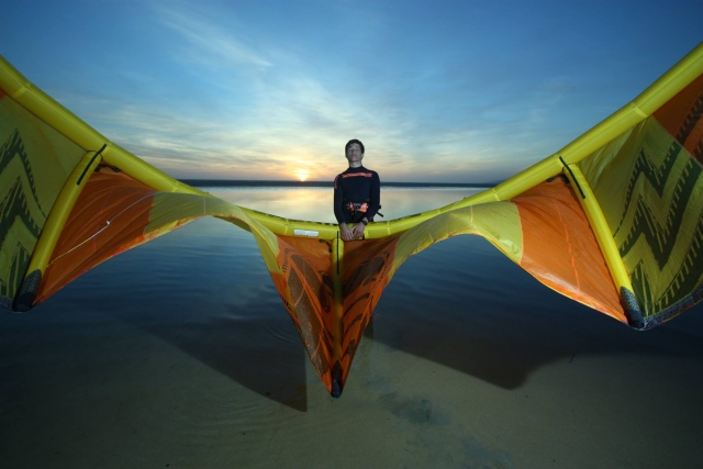  Kite ao entardecer 